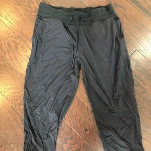 Lululemon Cropped Pants, Lululemon, Size 8 pants